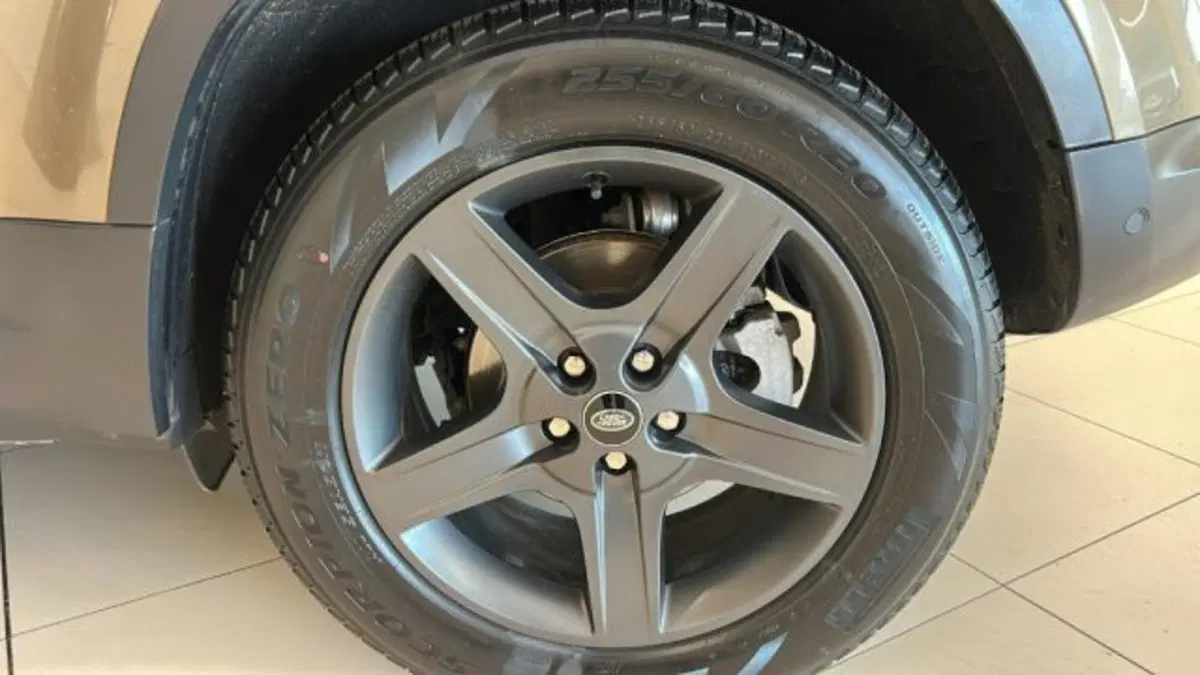 Land Rover Defender usata a Modena (11)