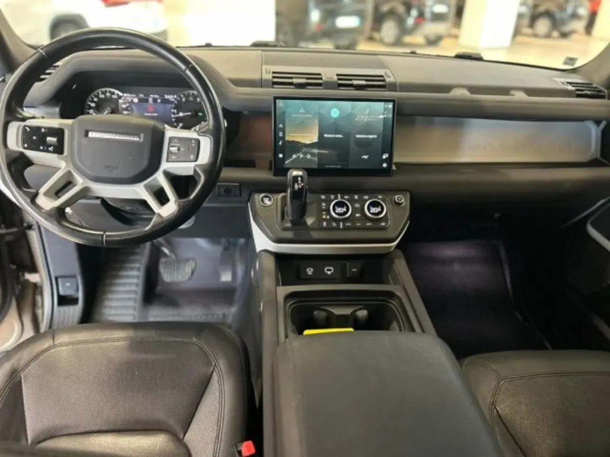 Land Rover Defender usata a Modena (8)