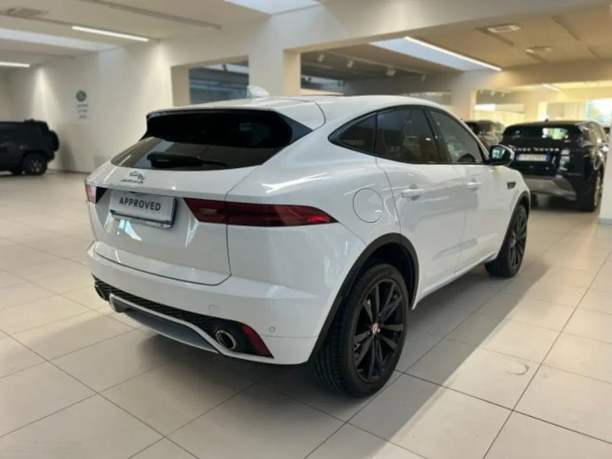 Jaguar E-Pace usata a Modena (2)