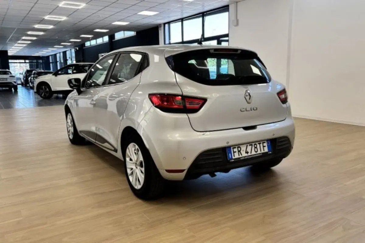 Renault Clio usata a Latina (5)