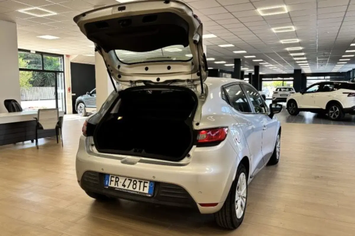 Renault Clio usata a Latina (7)