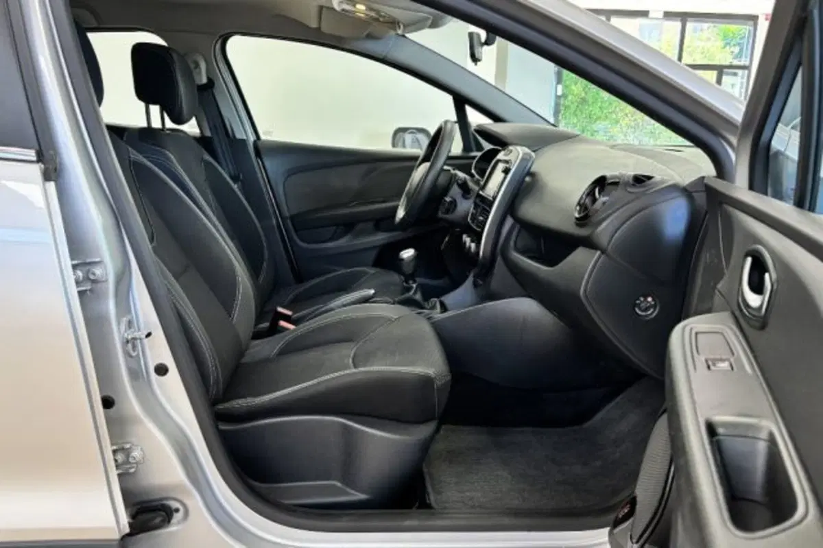 Renault Clio usata a Latina (8)