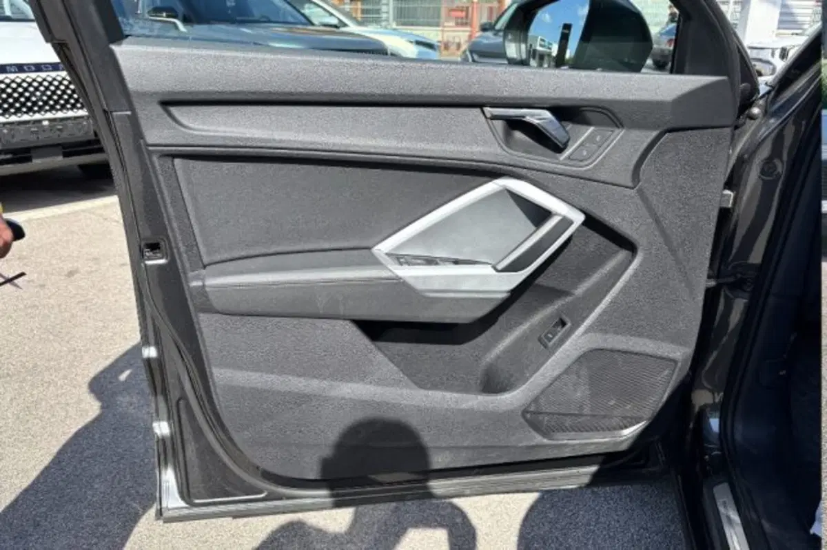 Audi Q3 Sportback usata a Latina (12)