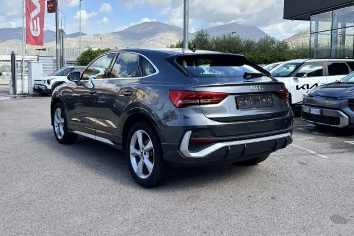 Audi Q3 Sportback usata a Latina (5)