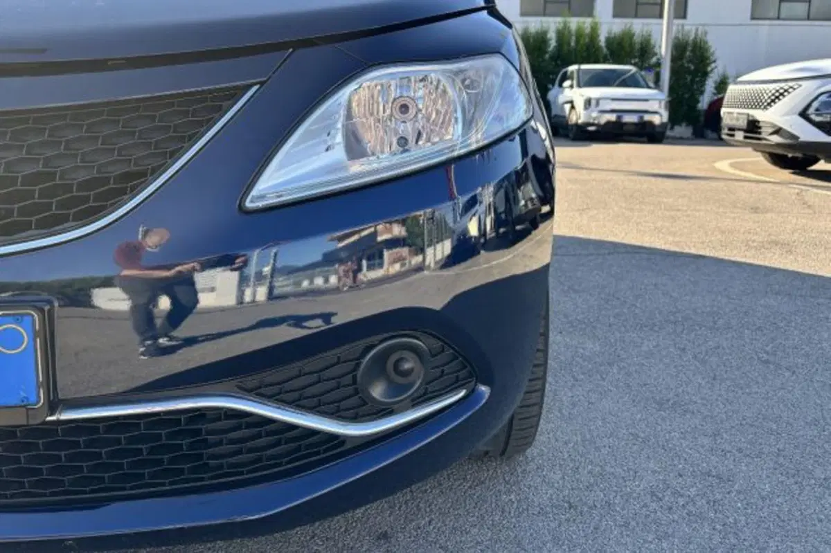 Lancia Ypsilon usata a Latina (11)