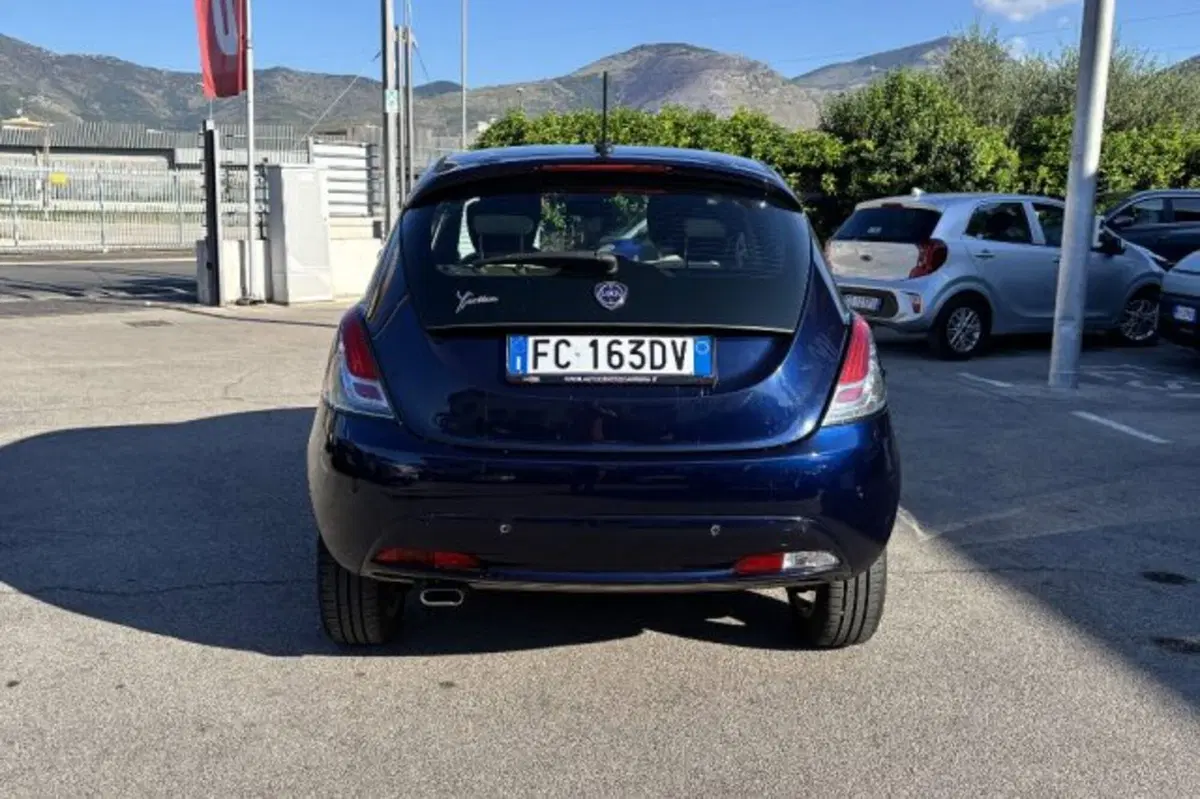 Lancia Ypsilon usata a Latina (6)