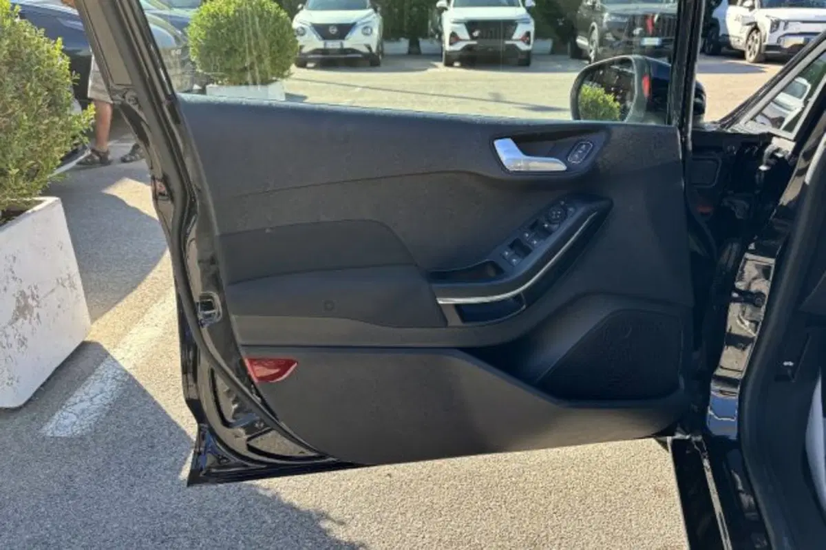 Ford Fiesta usata a Latina (12)