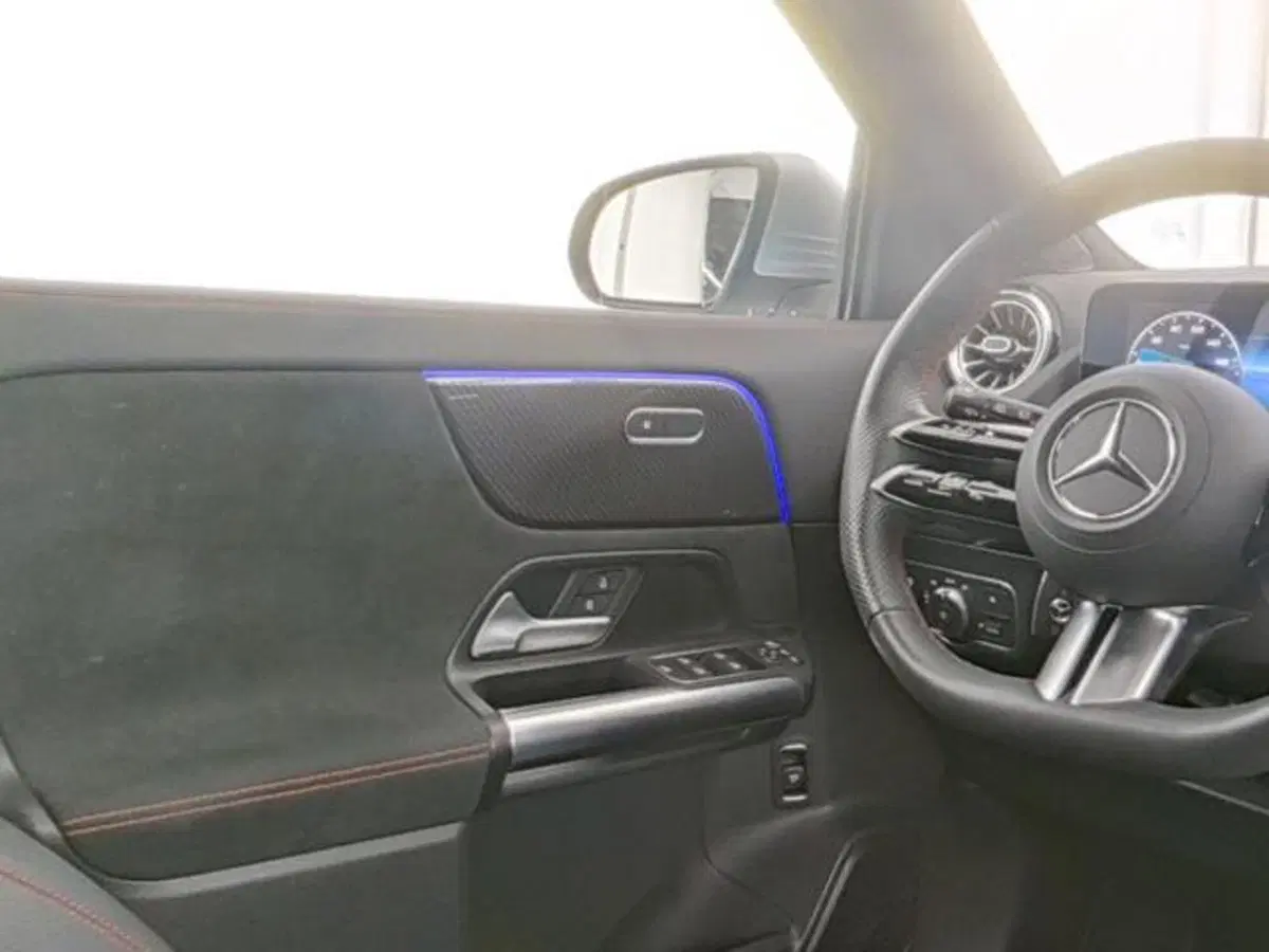 Mercedes-Benz GLA SUV usata a Milano (9)