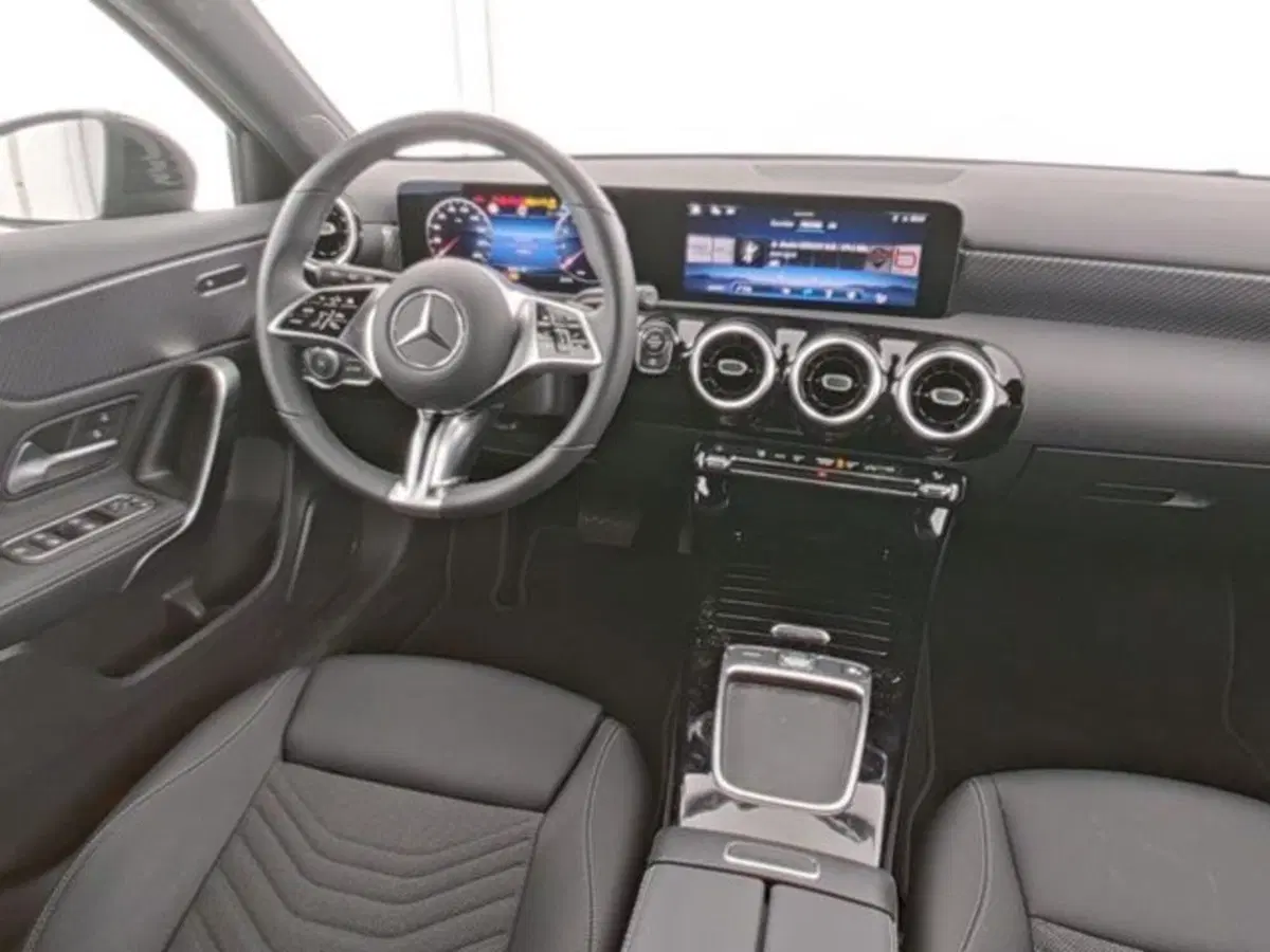 Mercedes-Benz Classe A Sedan usata a Novara (6)