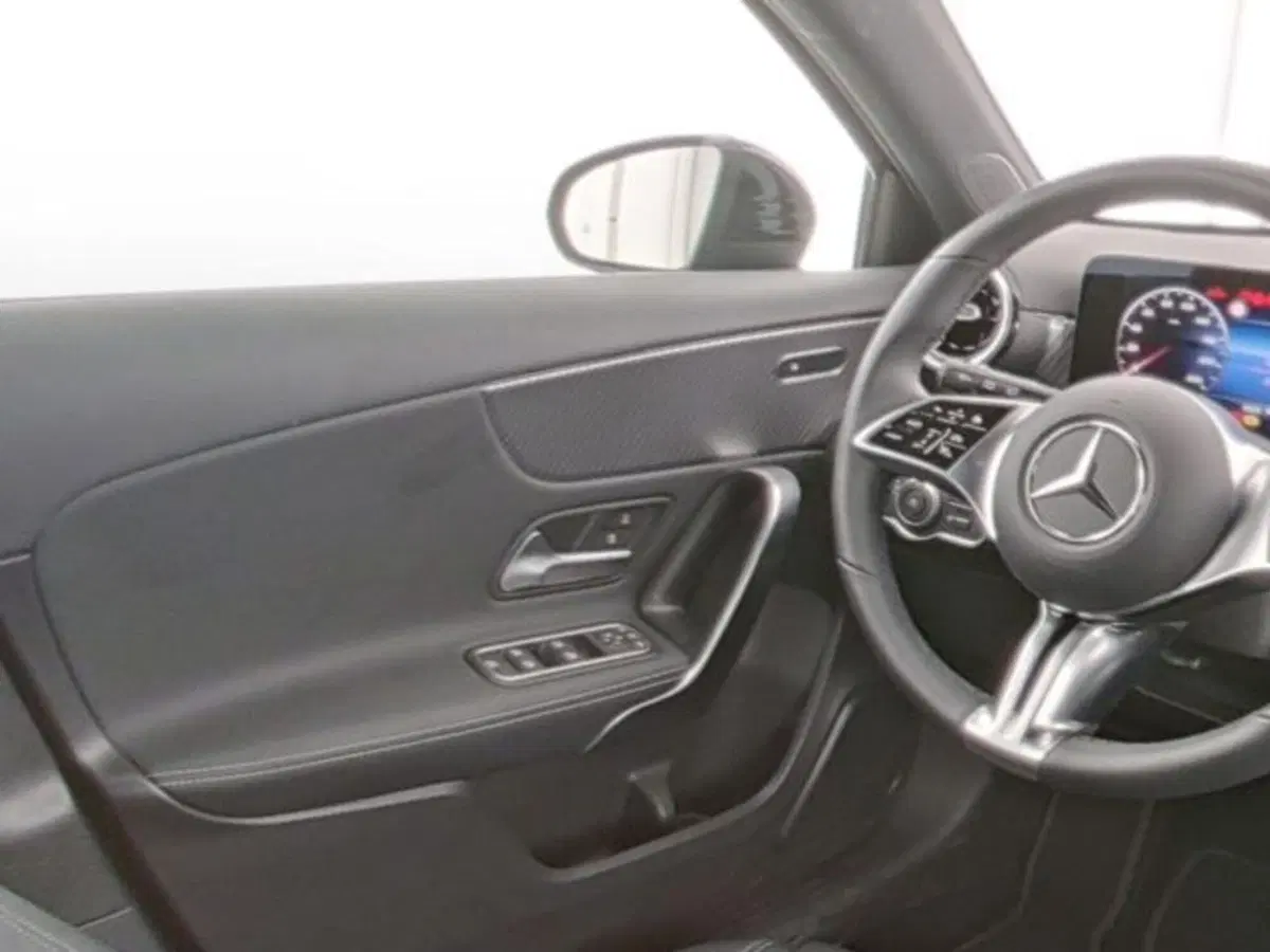 Mercedes-Benz Classe A Sedan usata a Novara (9)