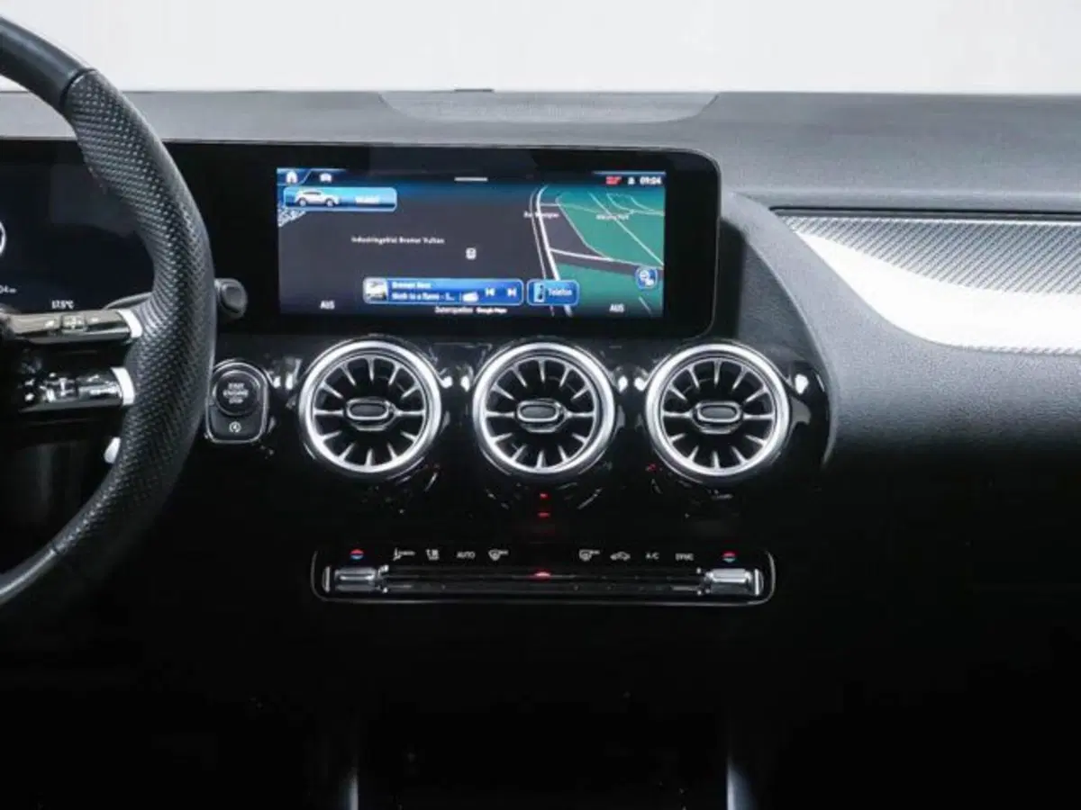Mercedes-Benz GLA SUV usata a Novara (7)