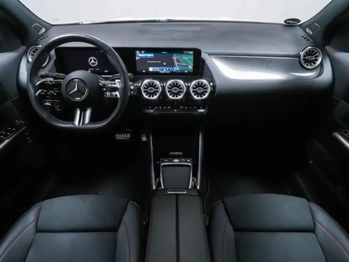 Mercedes-Benz GLA SUV usata a Novara (8)