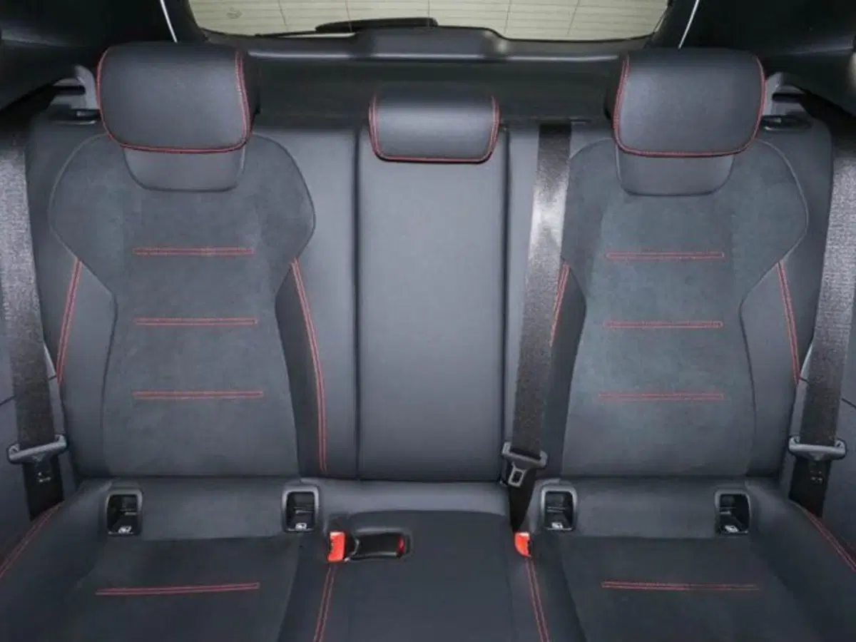 Mercedes-Benz GLA SUV usata a Novara (9)