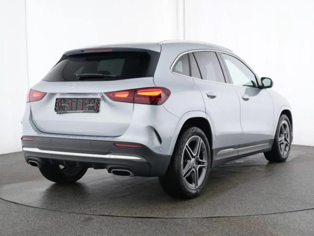 Mercedes-Benz GLA SUV usata a Novara (2)