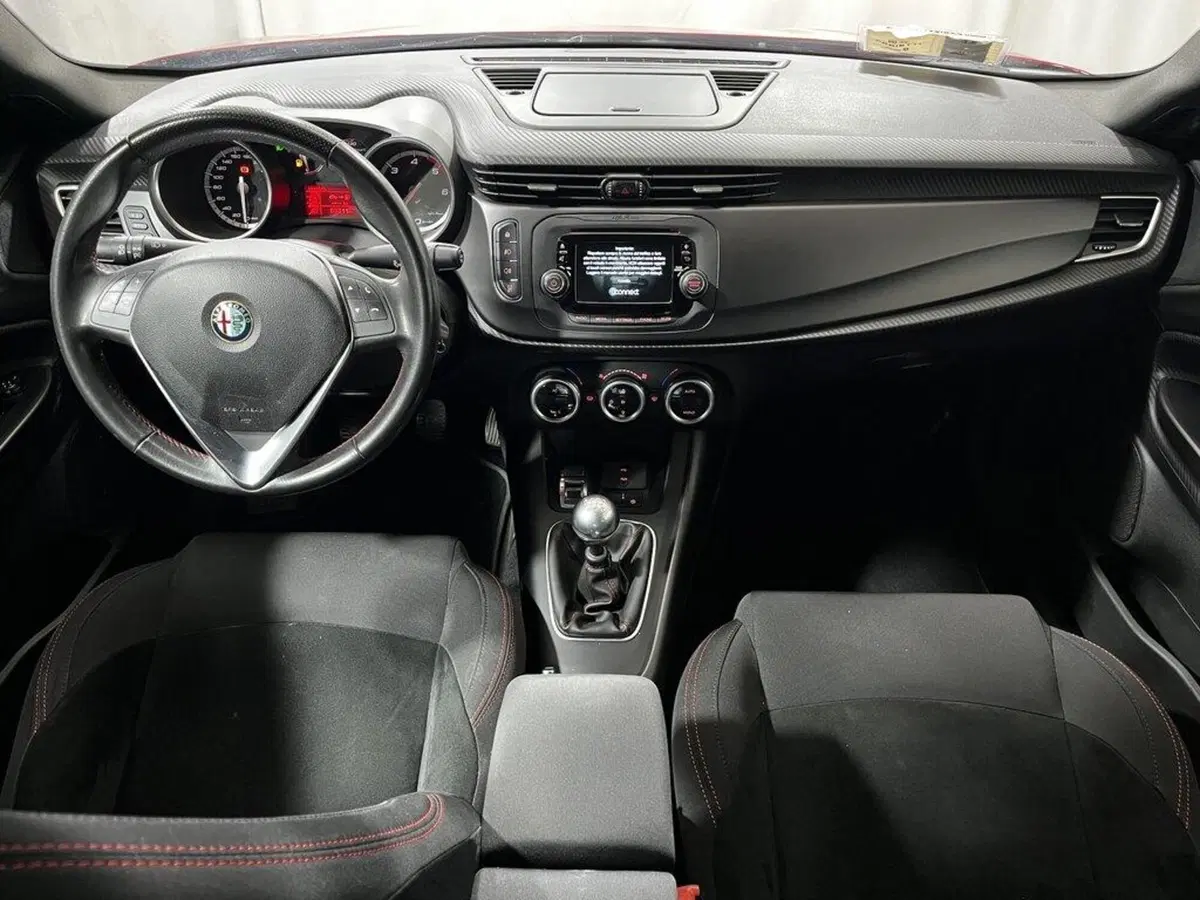 Alfa Romeo Giulietta usata a Sondrio (12)