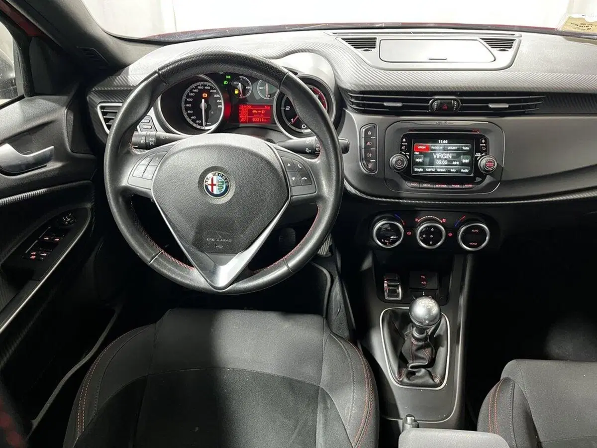 Alfa Romeo Giulietta usata a Sondrio (13)