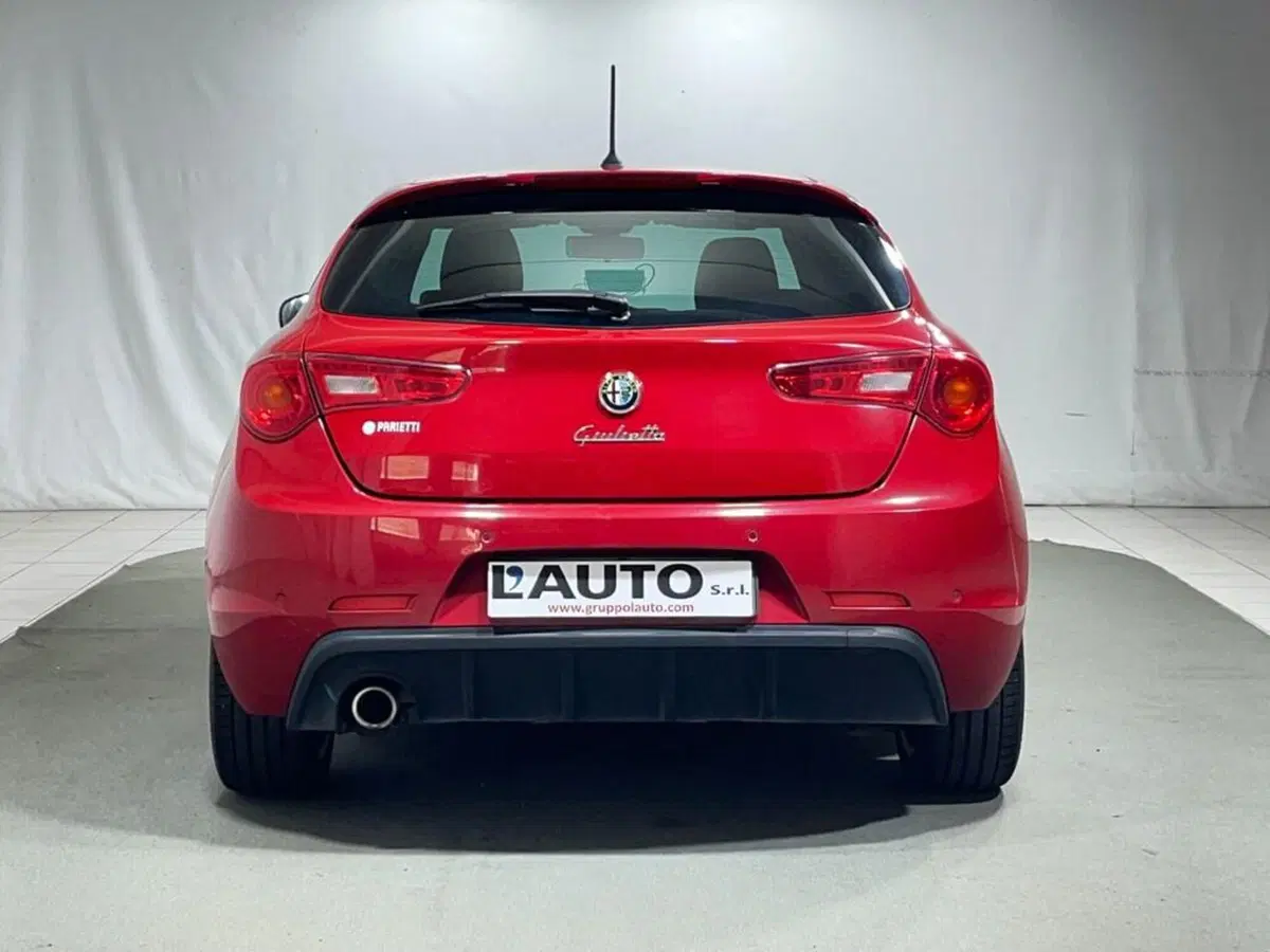 Alfa Romeo Giulietta usata a Sondrio (4)