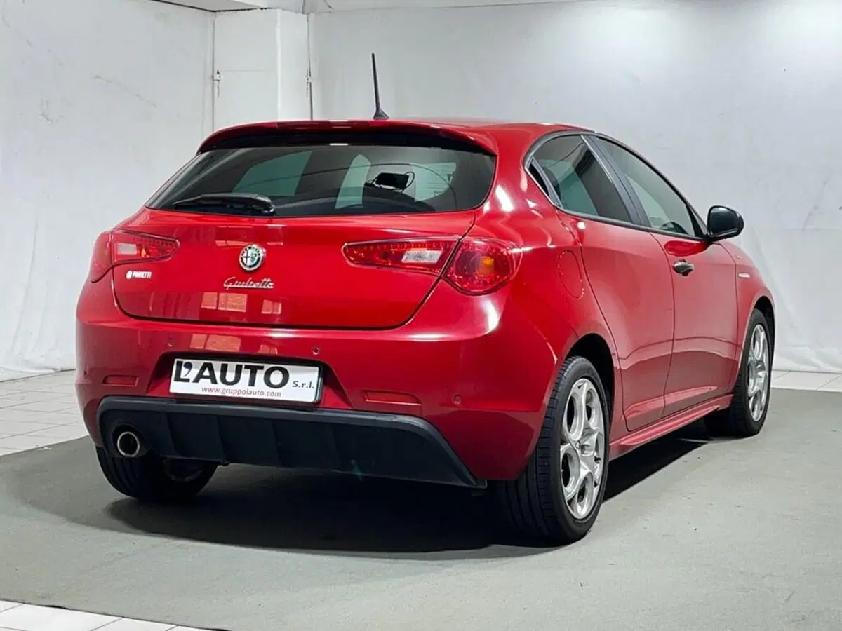 Alfa Romeo Giulietta usata a Sondrio (5)
