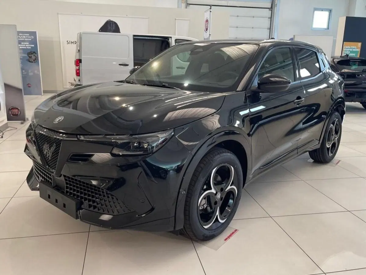 Alfa Romeo Junior nuova a Sondrio