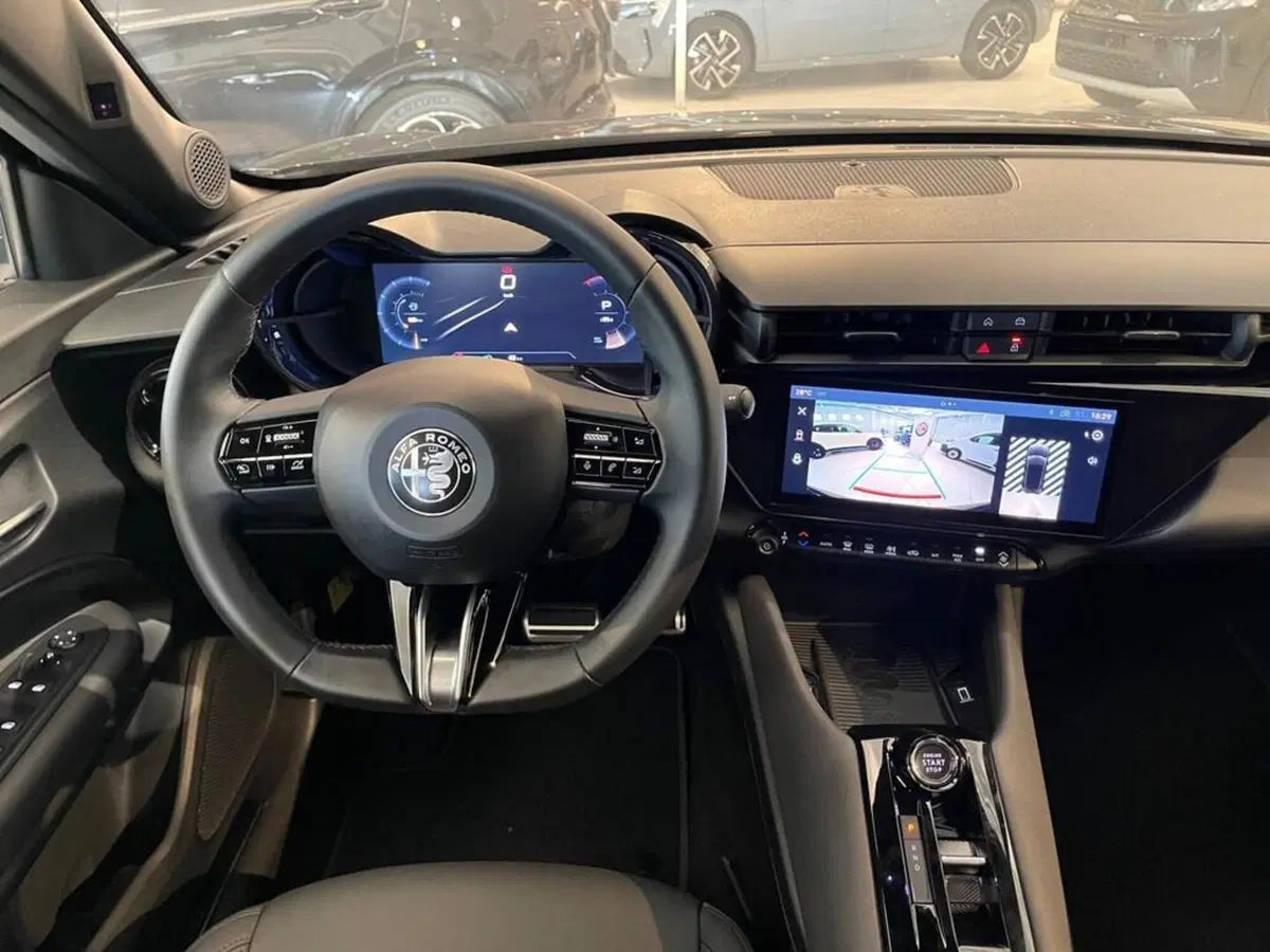 Alfa Romeo Junior nuova a Sondrio (12)