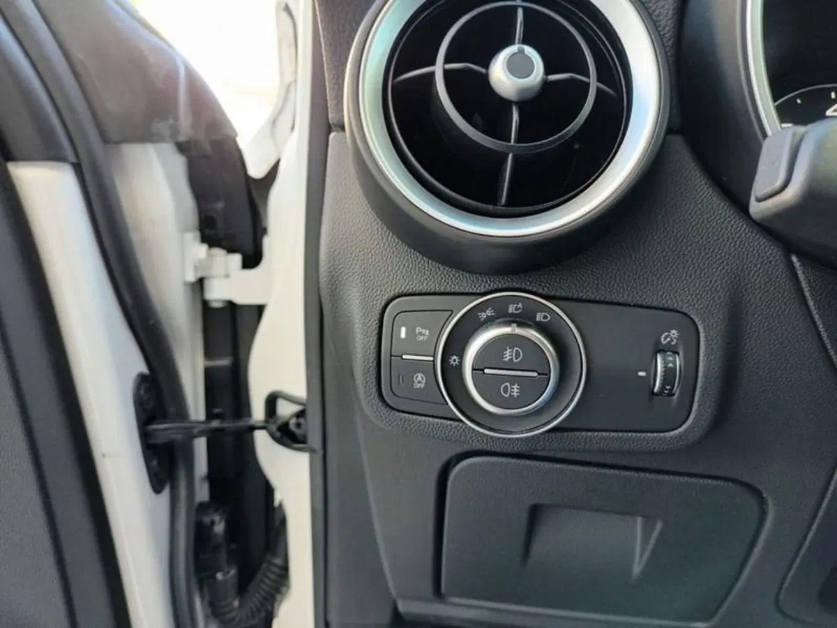 Alfa Romeo Stelvio usata a Bari (13)