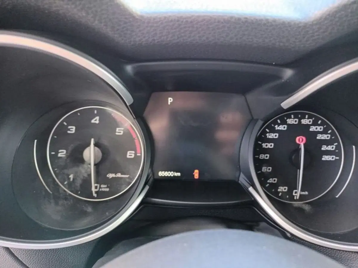 Alfa Romeo Stelvio usata a Bari (2)