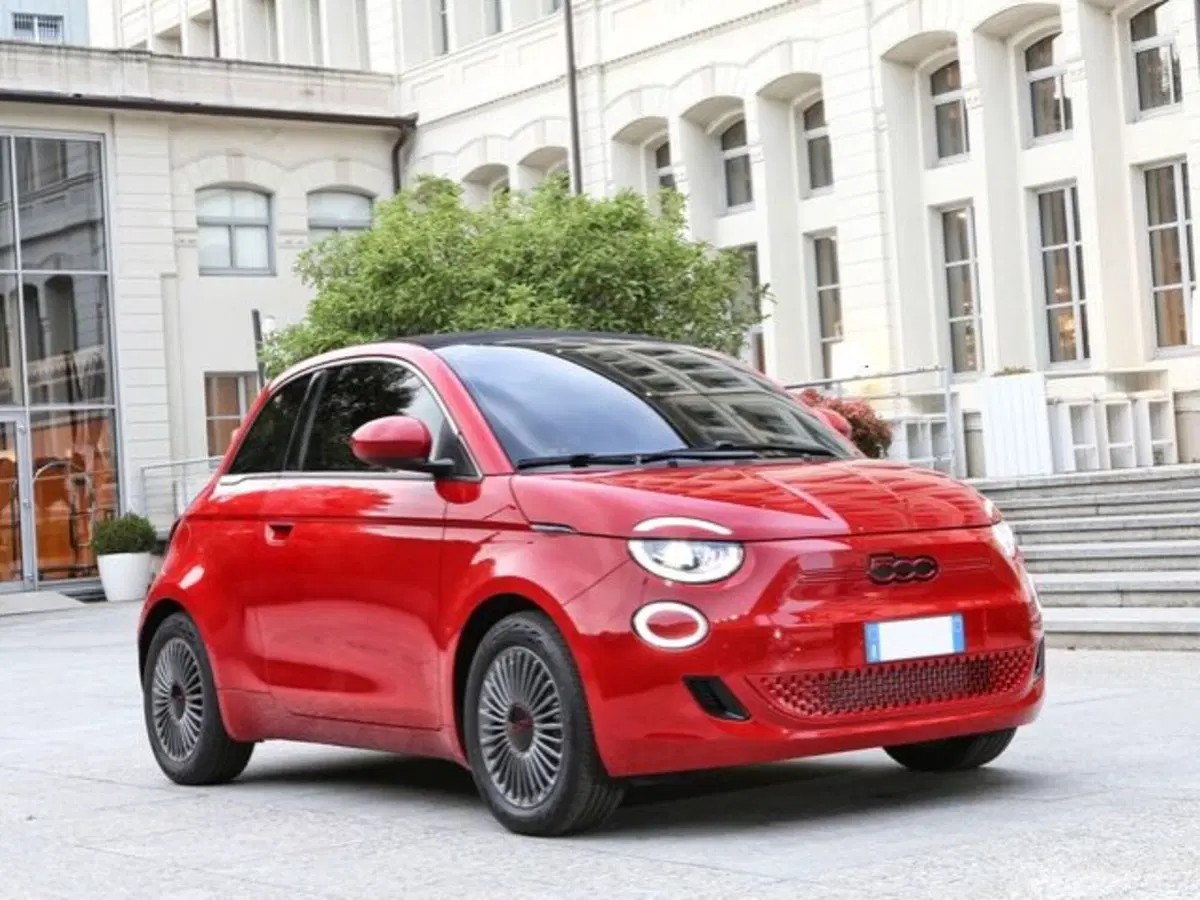Fiat 500e usata a Milano (2)