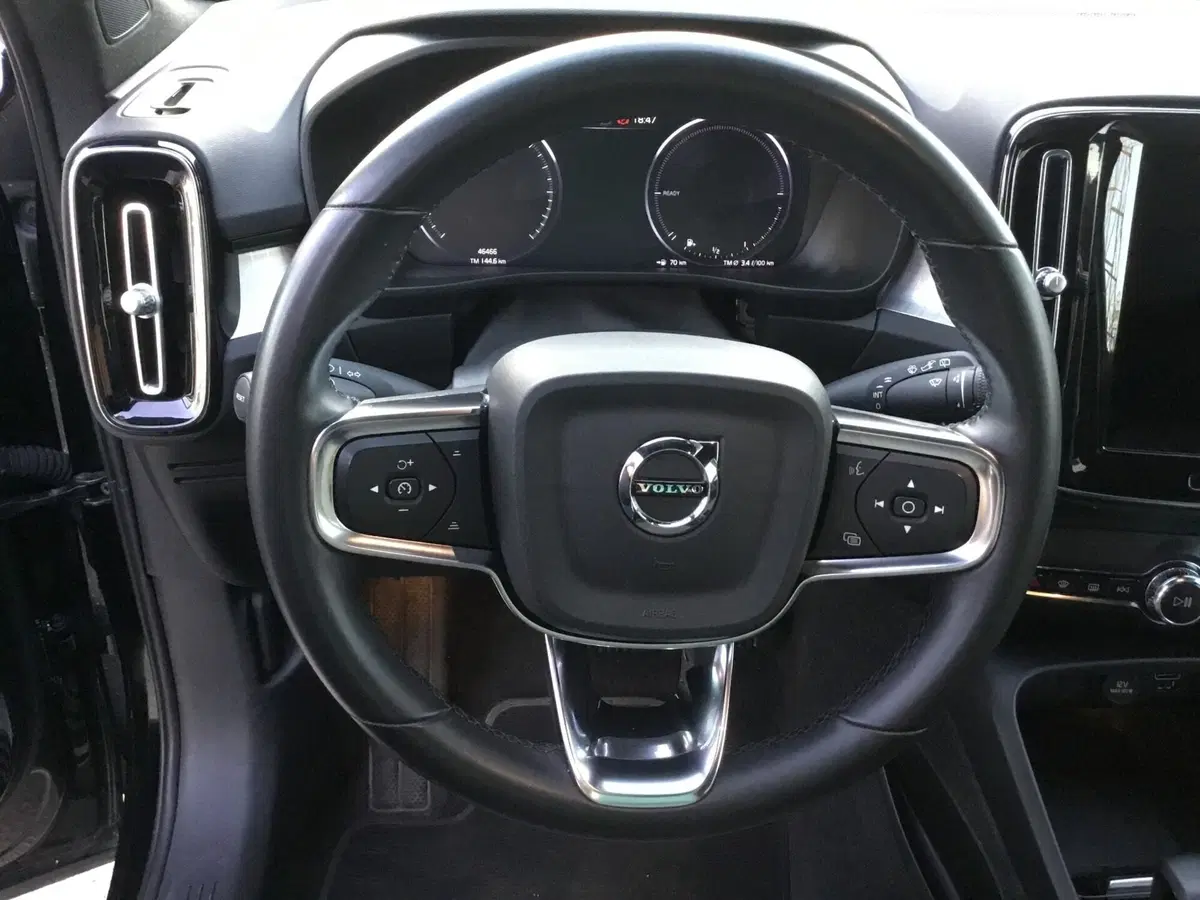 Volvo XC40 usata a Napoli (15)