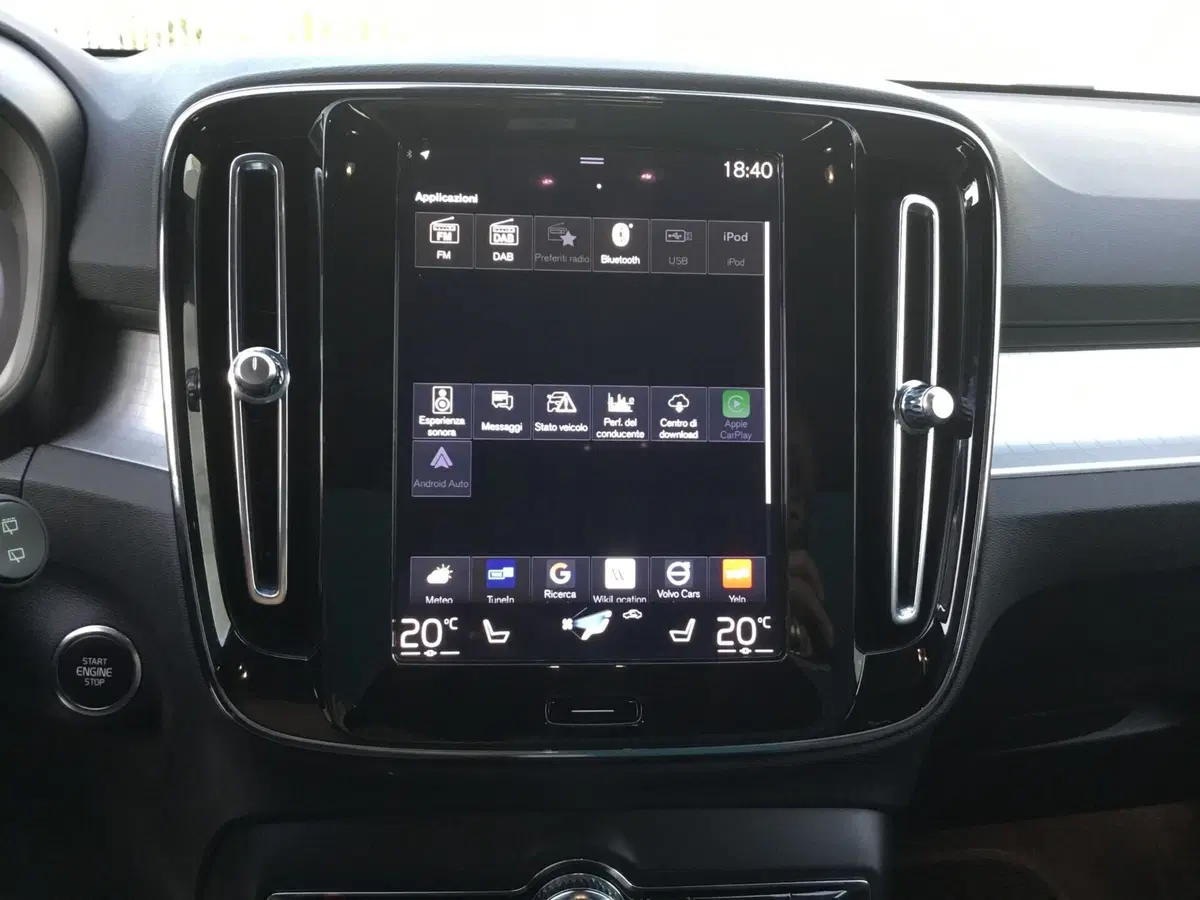 Volvo XC40 usata a Napoli (17)