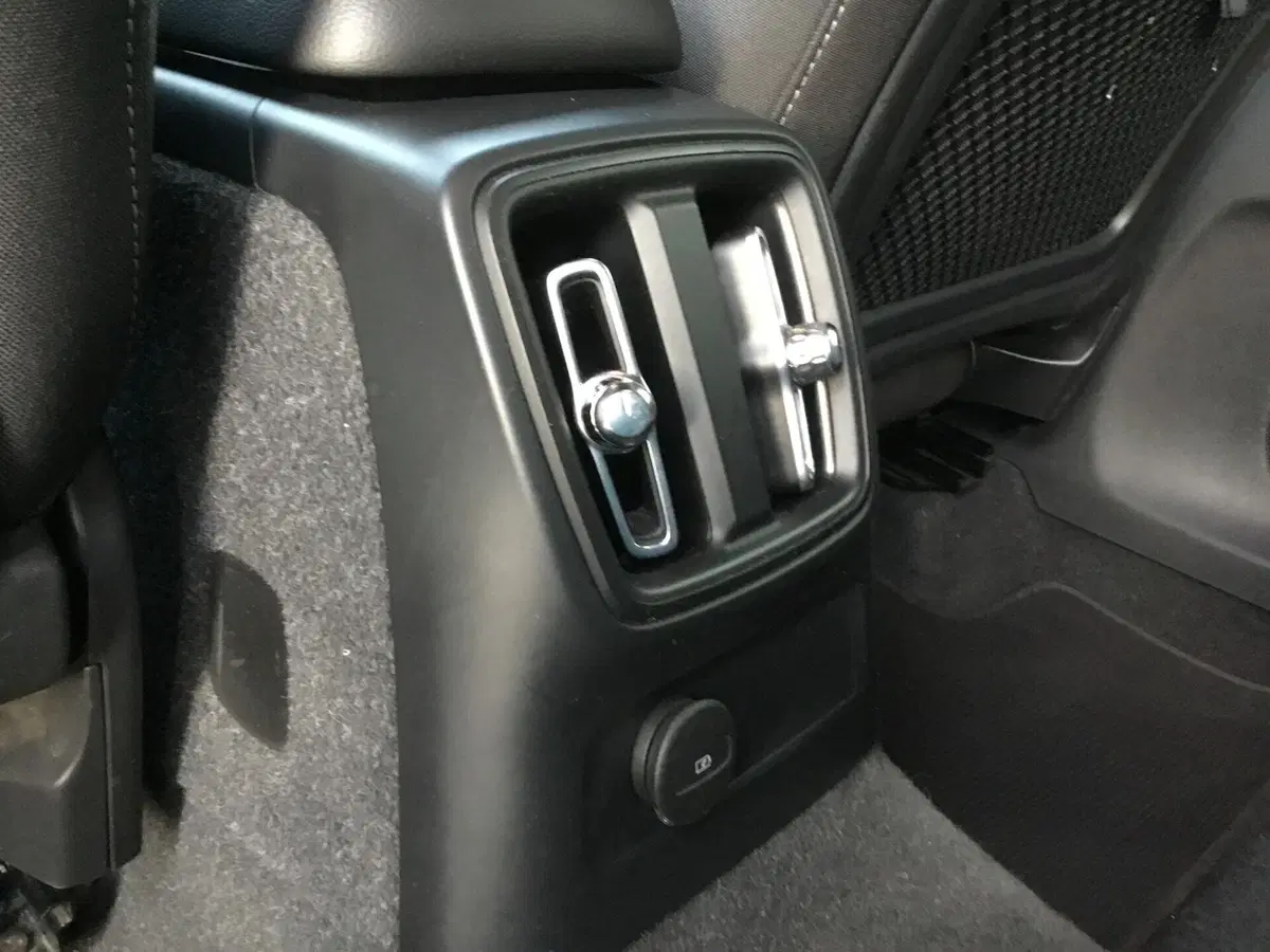 Volvo XC40 usata a Napoli (18)