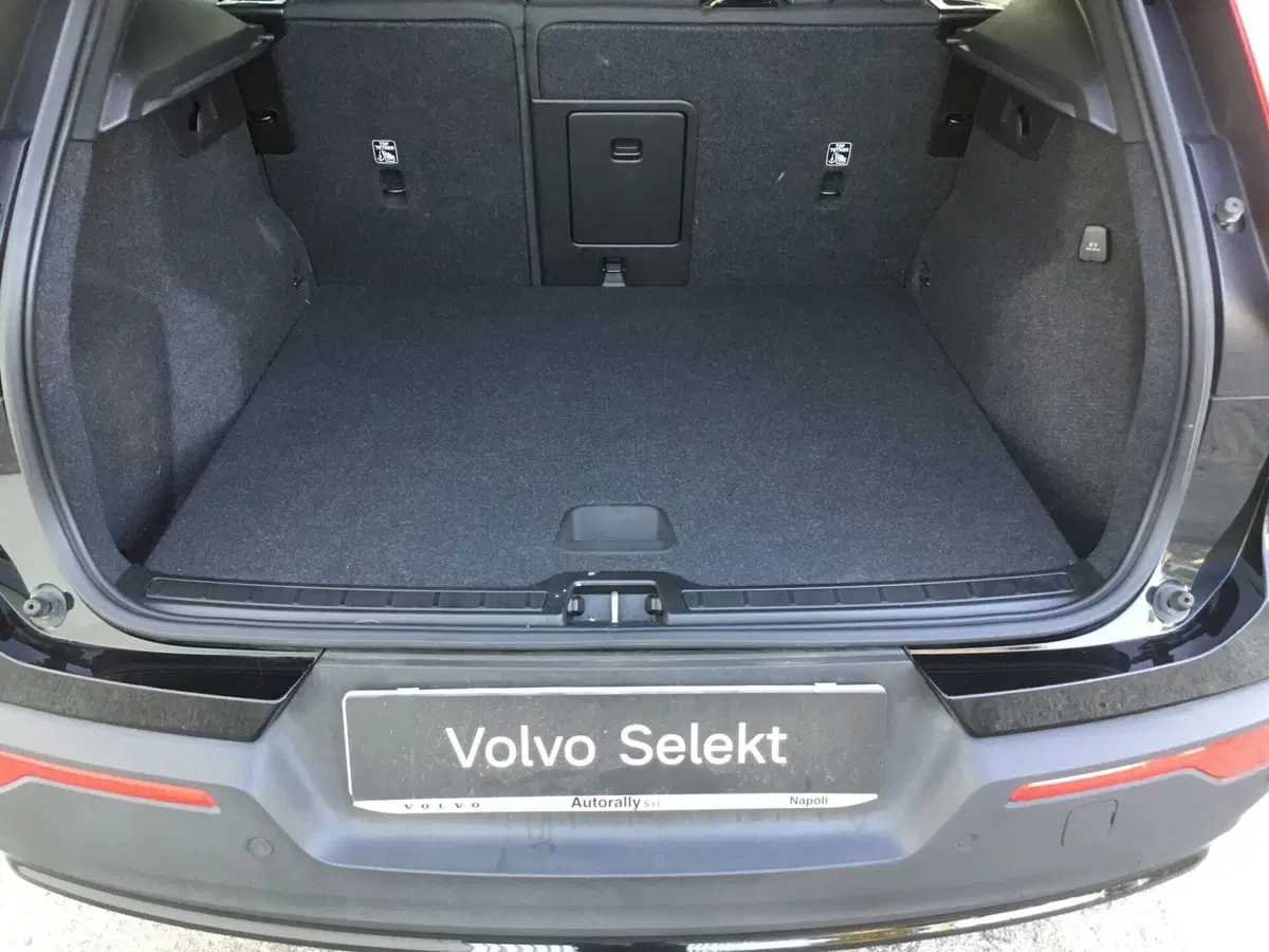 Volvo XC40 usata a Napoli (7)