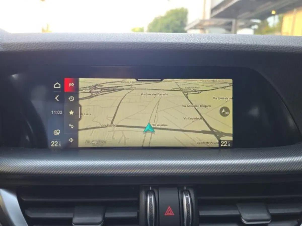 Alfa Romeo Stelvio nuova a Monza e Brianza (16)