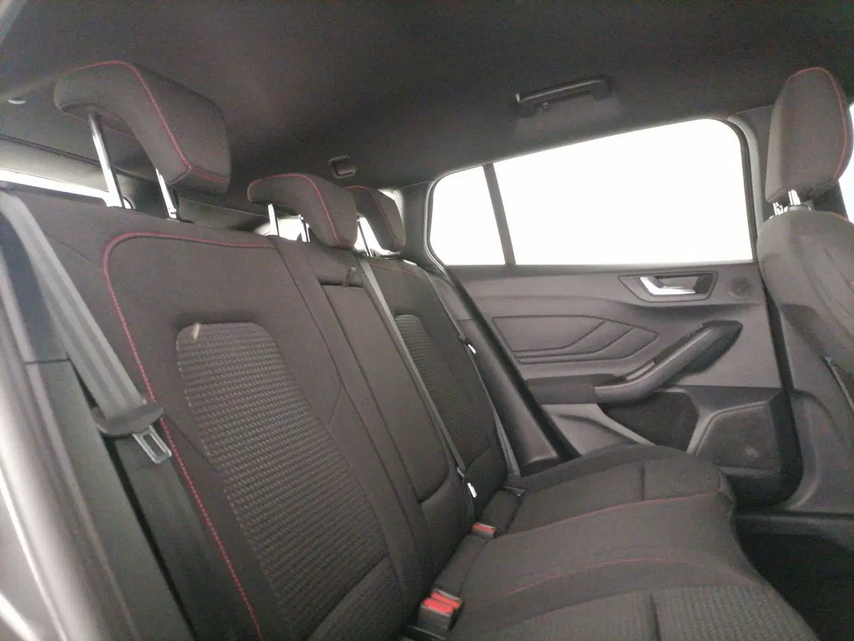 Ford Focus Station Wagon usata a Roma (8)
