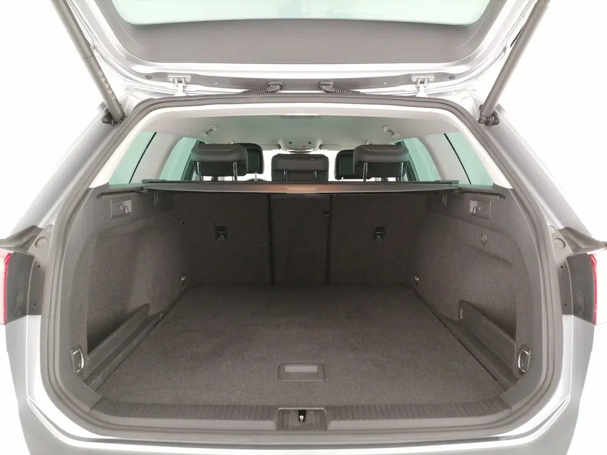Volkswagen Passat Variant usata a Roma (10)
