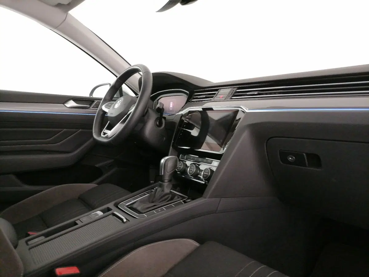 Volkswagen Passat Variant usata a Roma (7)