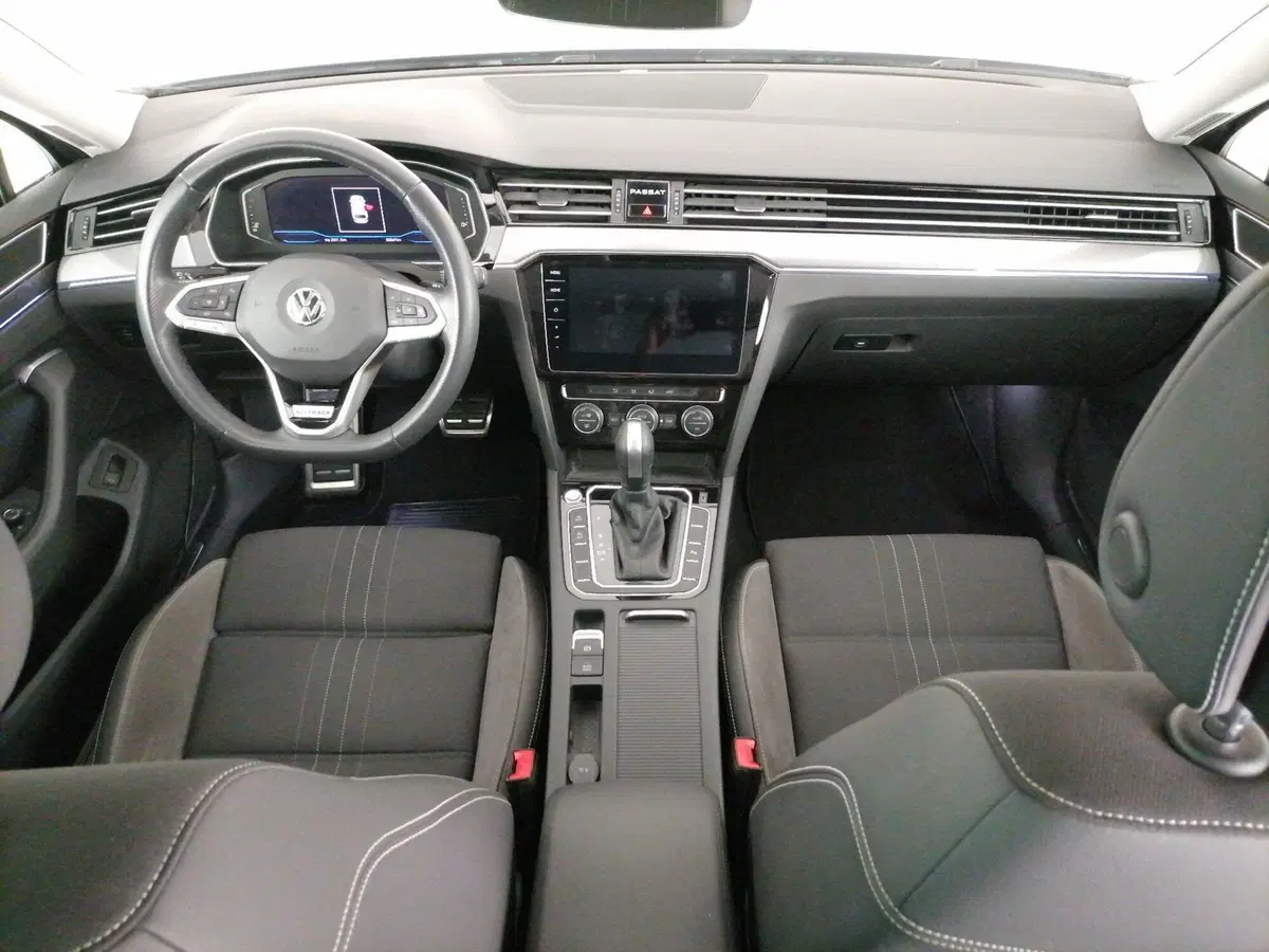 Volkswagen Passat Variant usata a Roma (9)