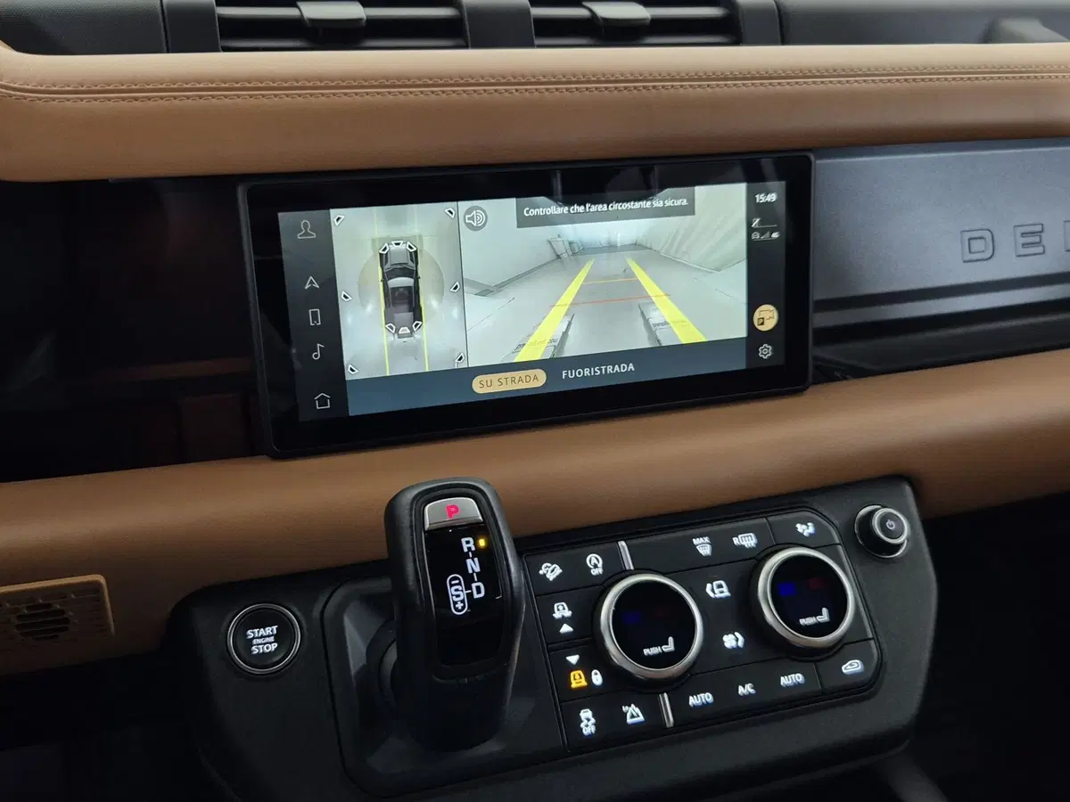 Land Rover Defender usata a Torino (14)