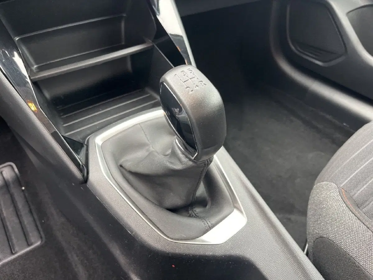 Peugeot 208 usata a Torino (11)