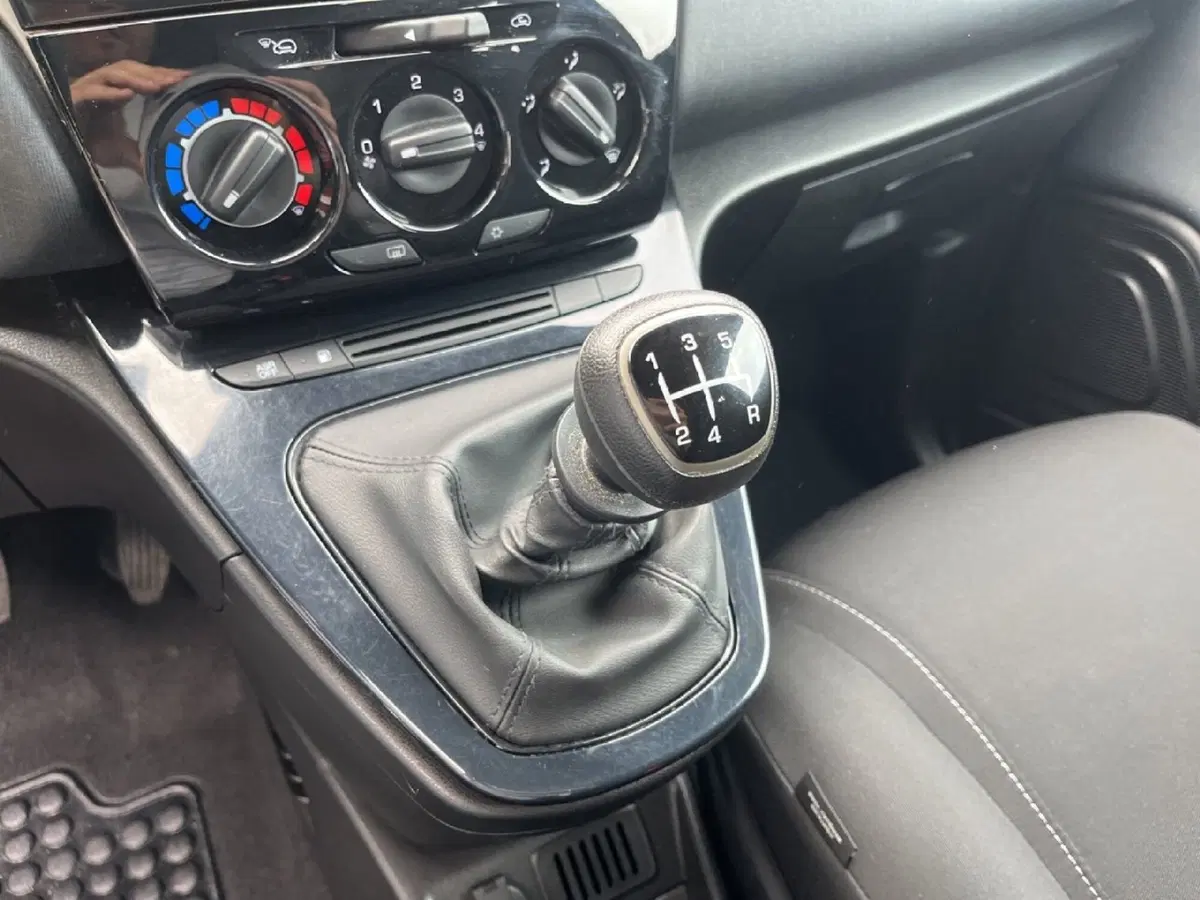 Lancia Ypsilon usata a Torino (12)