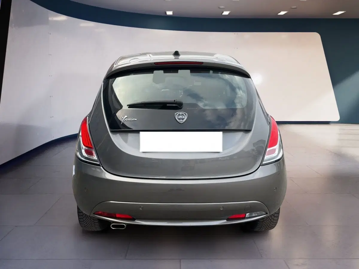 Lancia Ypsilon usata a Torino (4)