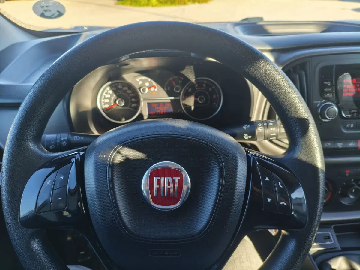 Fiat Doblò usata a Matera (11)