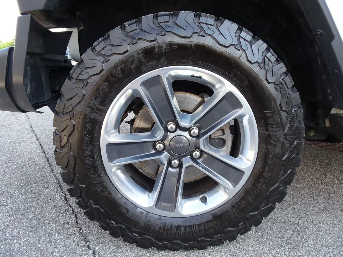 Jeep Wrangler Unlimited usata a Padova (7)
