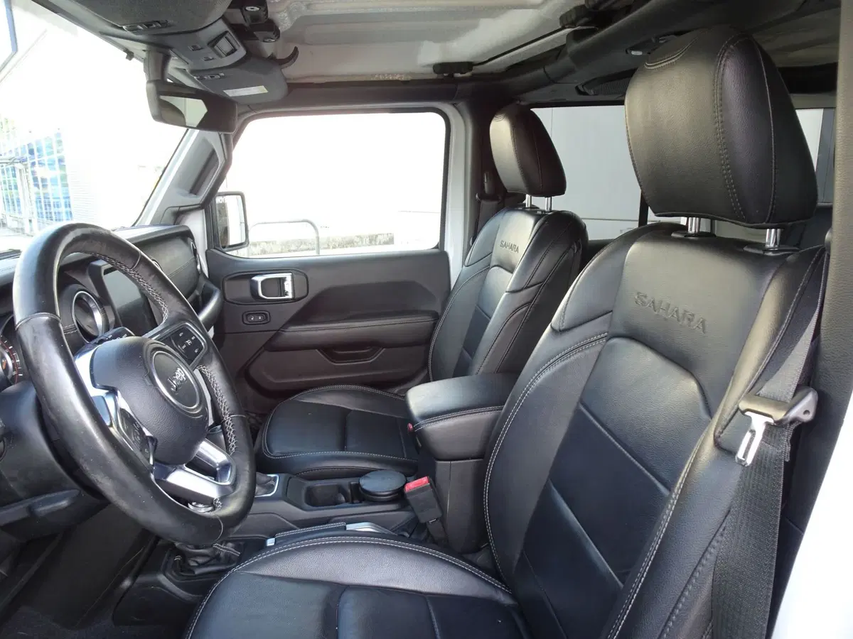 Jeep Wrangler Unlimited usata a Padova (8)