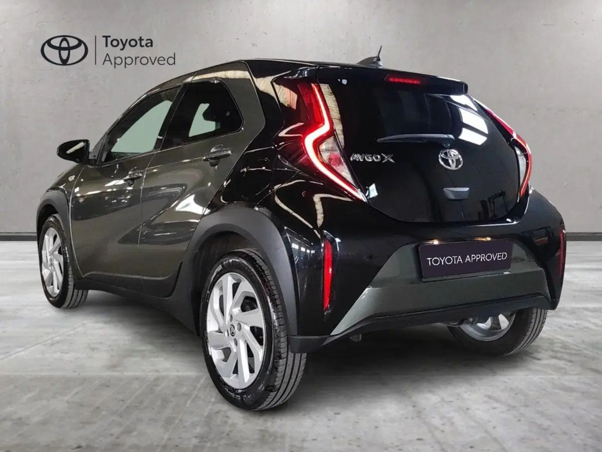 Toyota Aygo X usata a Milano (2)