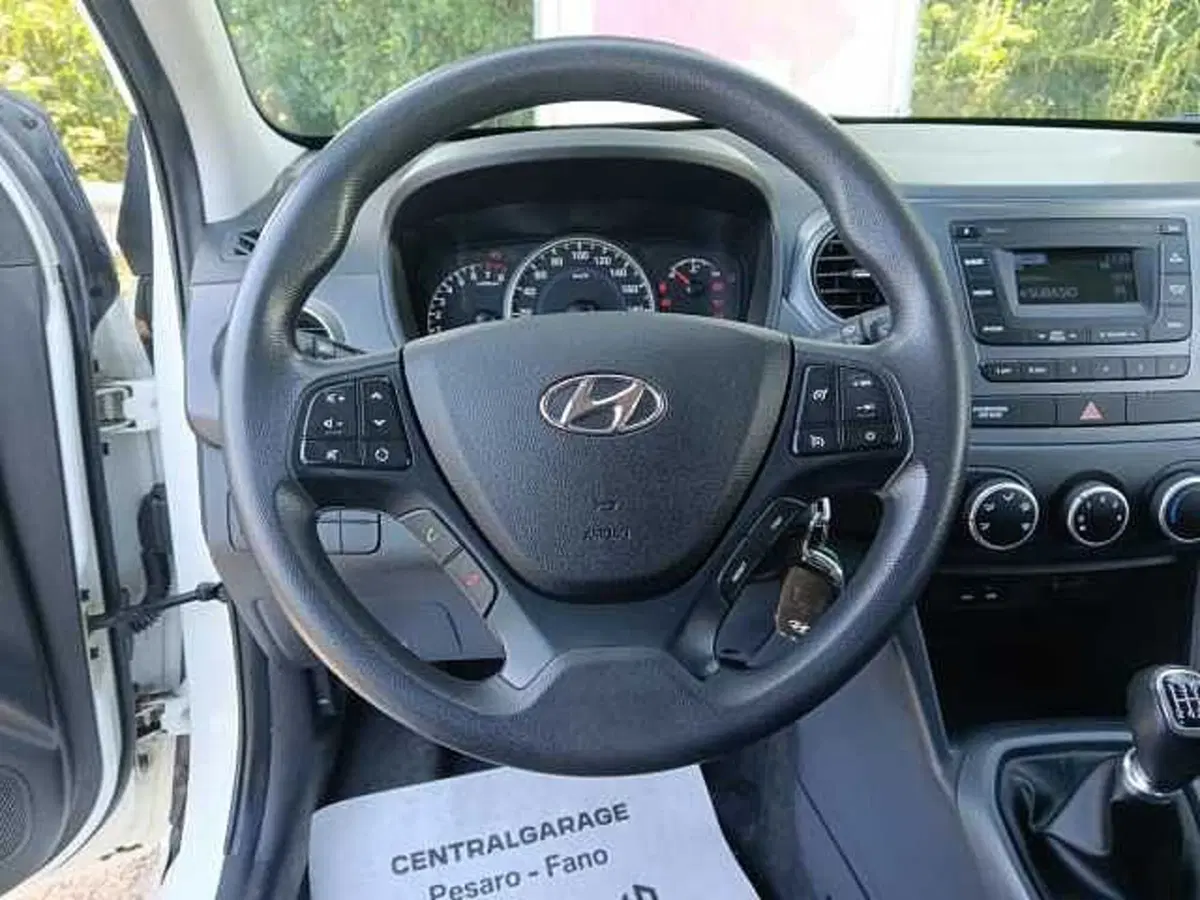 Hyundai i10 usata a Pesaro-Urbino (11)