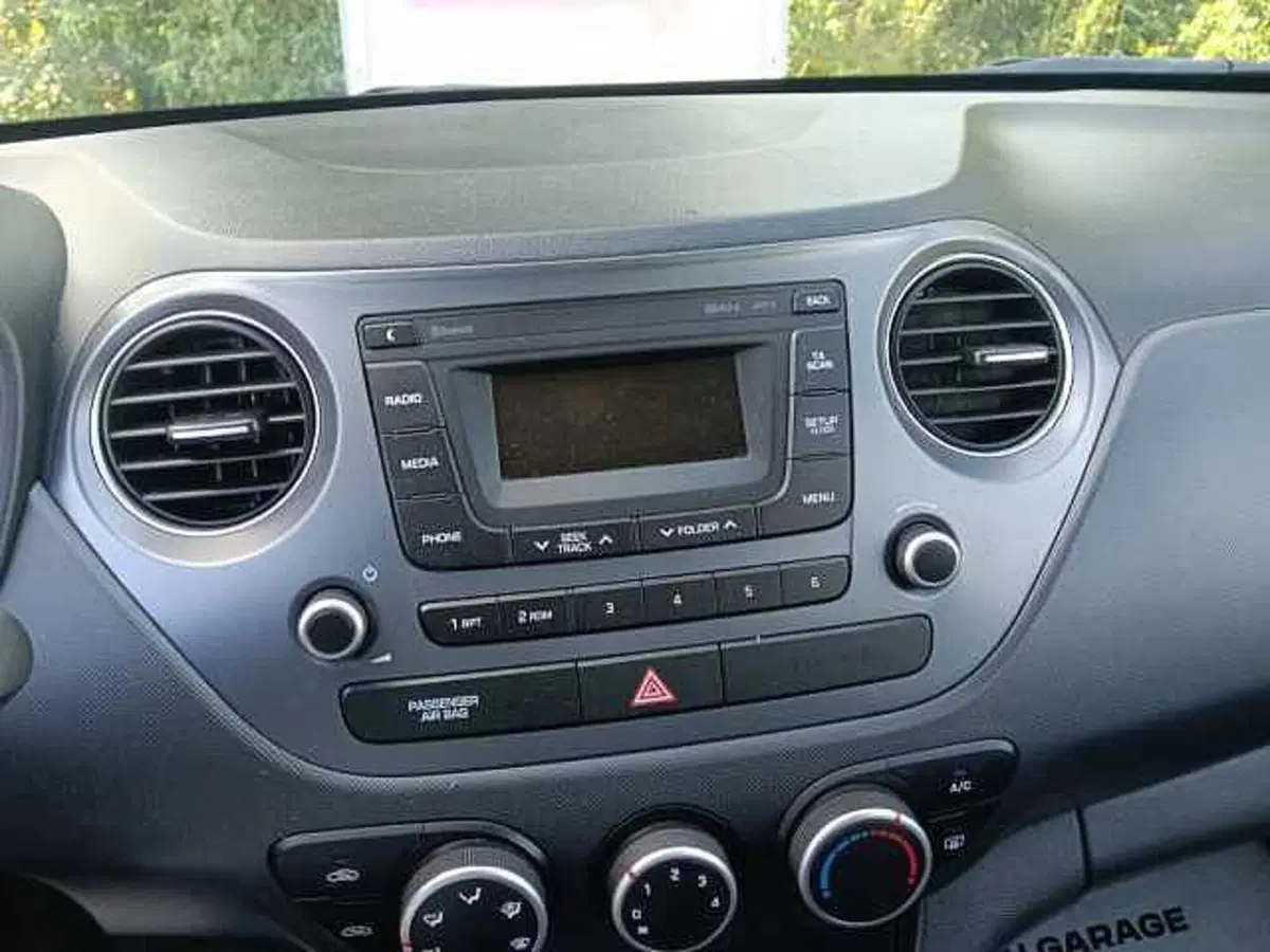 Hyundai i10 usata a Pesaro-Urbino (8)