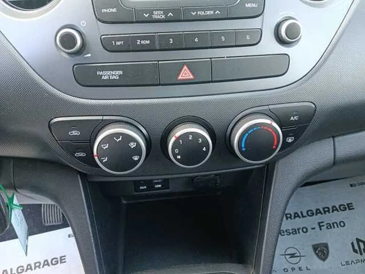 Hyundai i10 usata a Pesaro-Urbino (9)