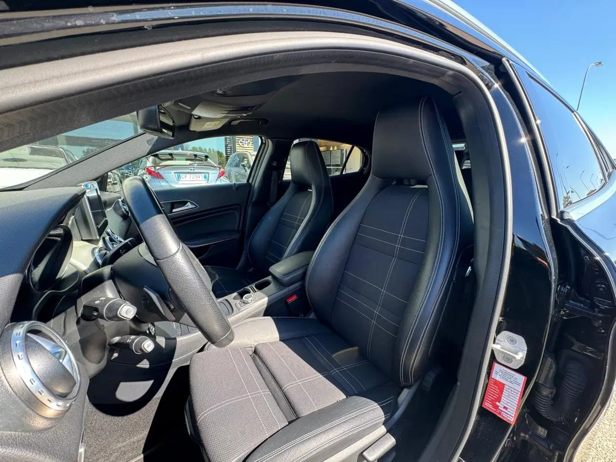 Mercedes-Benz GLA SUV usata a Modena (11)