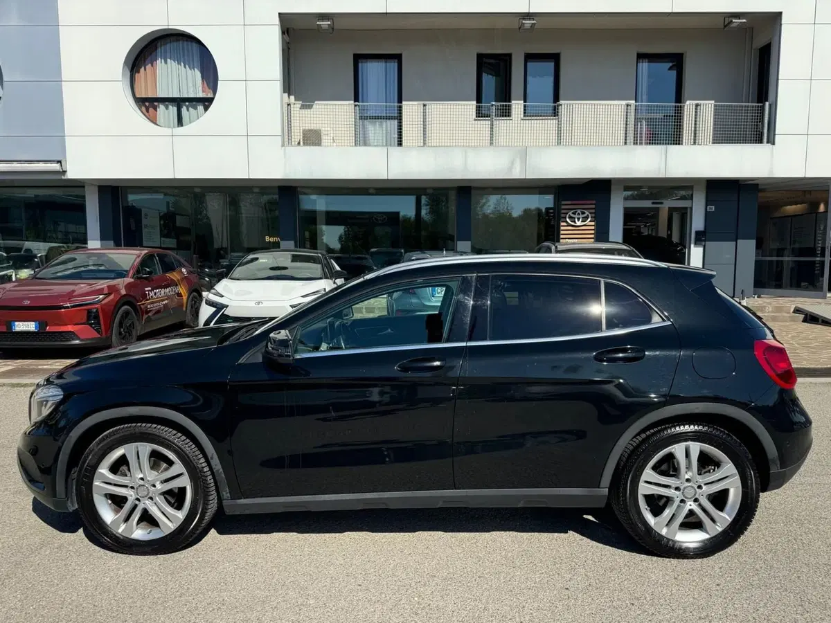 Mercedes-Benz GLA SUV usata a Modena (8)