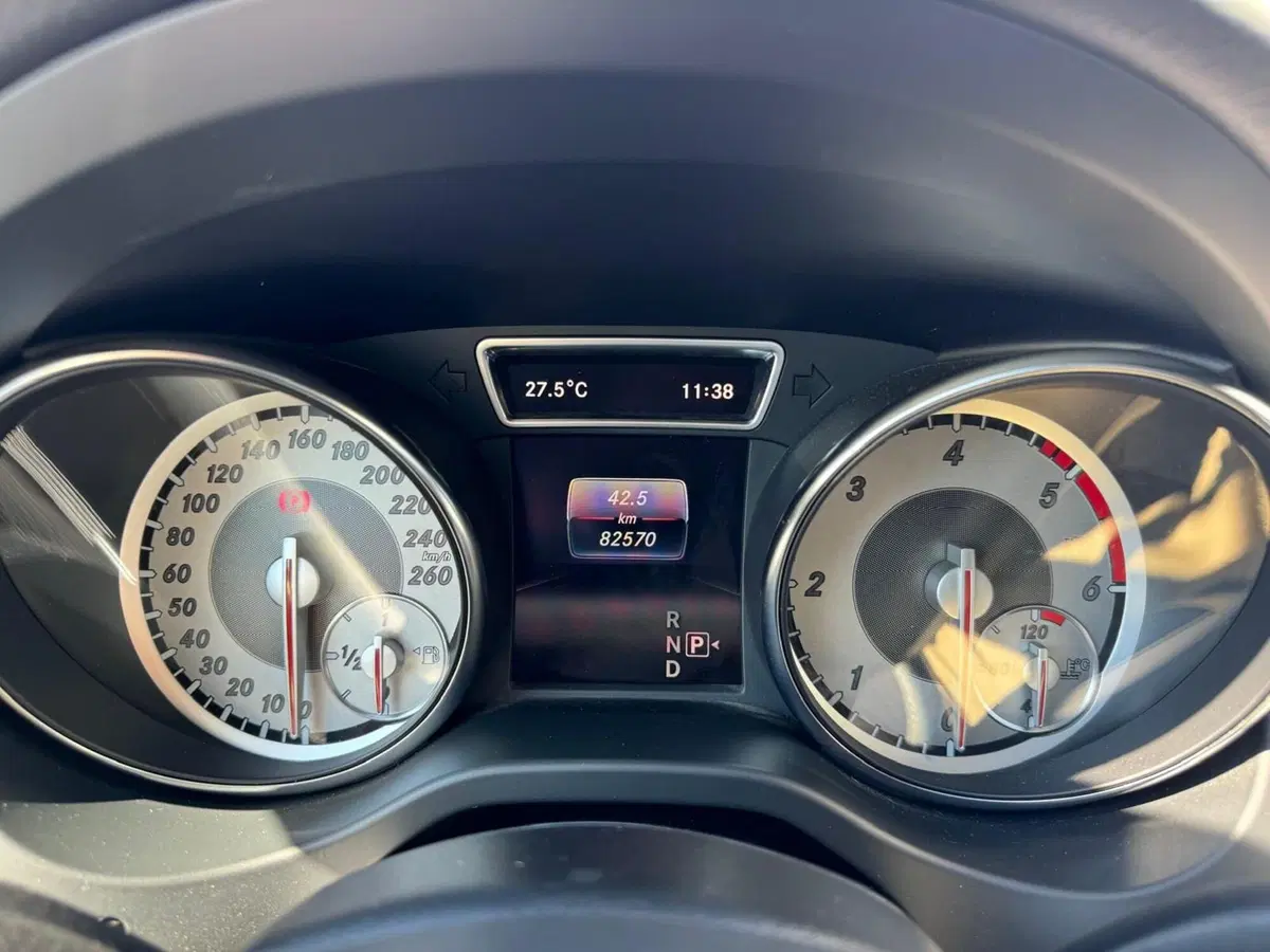 Mercedes-Benz GLA SUV usata a Modena (9)